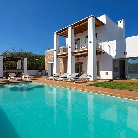 In Sleeps 10 To 12 Guests Вилла