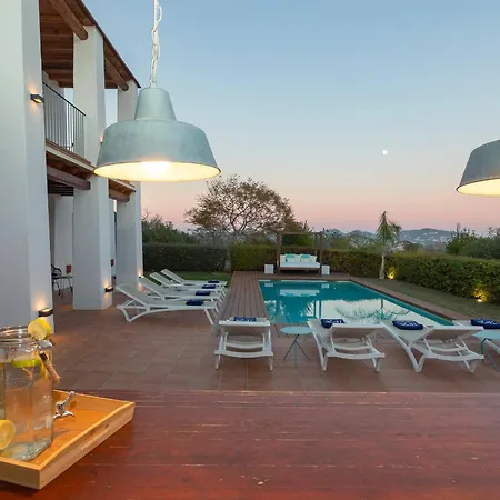 In Sleeps 10 To 12 Guests Вилла Ибица